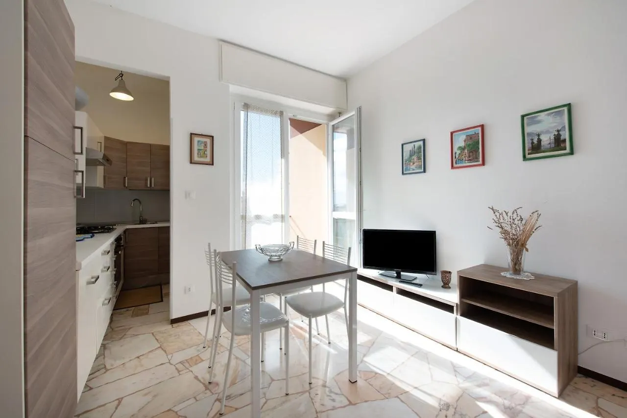 Bilocale Corosu Con 2 Balconi Apartment Varazze