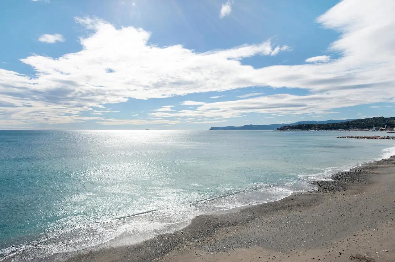 Bilocale Corosu Con 2 Balconi Apartment Varazze 0*,